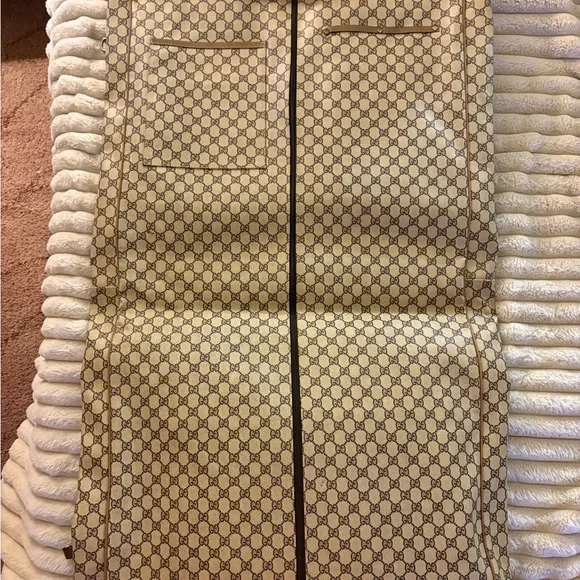 Vintage Gucci GG Supreme Canvas Garment Bag with Signature Red and Green Stripe. - Picture 4 of 16